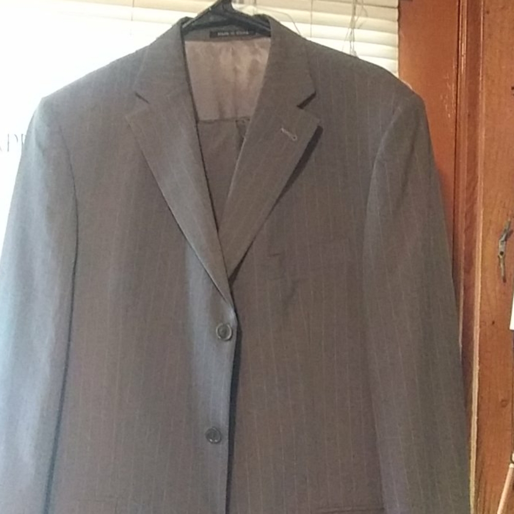 Men's suit